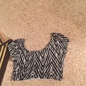 Short crop top
